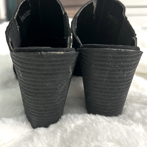 Rebels Footwear Black Suede Heels. US SIZE 9. - Picture 3 of 3